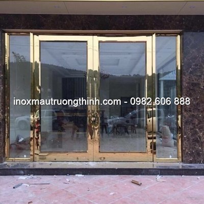 Mẫu cửa chính inox dạng trơn 
