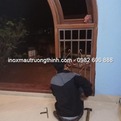 Cửa sổ Inox màu