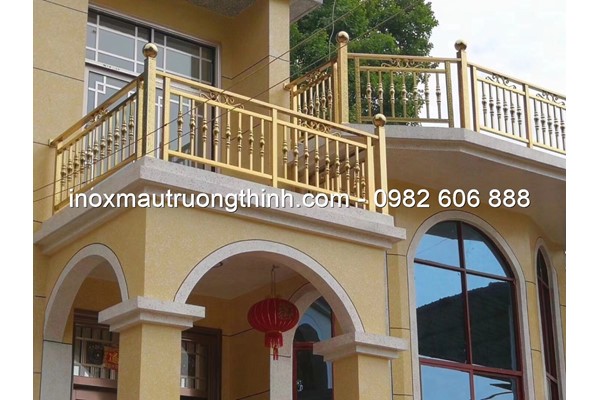 Lan can Inox mạ vàng nâng tầm ngôi nhà Việt