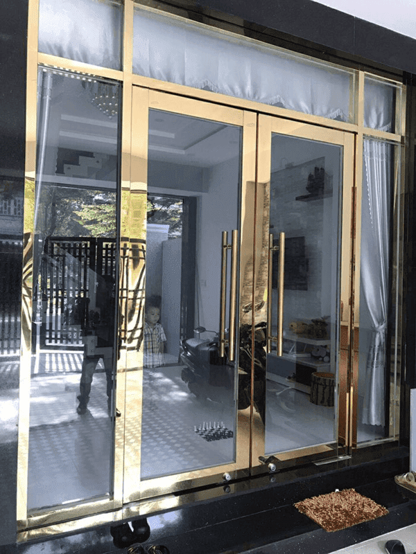 Mẫu cửa chính inox dạng trơn 