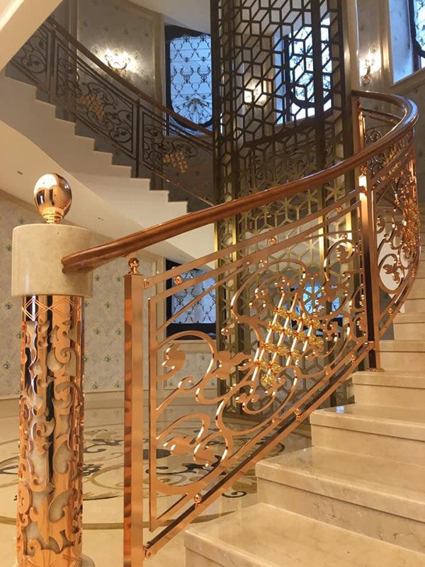 Inox mạ vàng có thực sự có bền màu không?